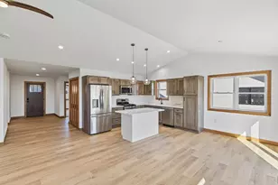 514 Roosevelt St, Baraboo, WI 53913 - Photo 5