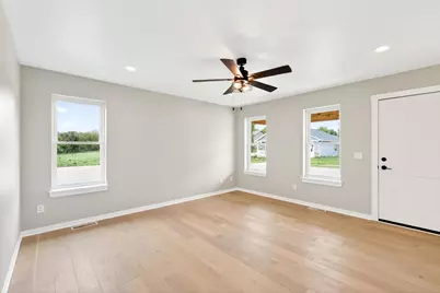 1061 Kamperschroer Way, Sun Prairie, WI 53590 - Photo 3