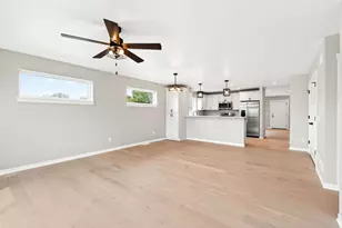 1061 Kamperschroer Wy, Sun Prairie, WI 53590 - Photo 17