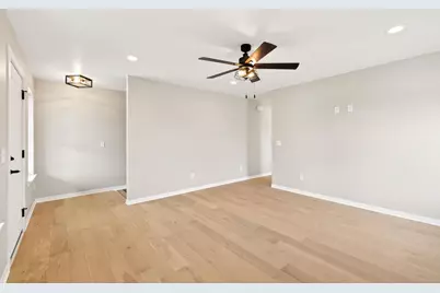 1061 Kamperschroer Way, Sun Prairie, WI 53590 - Photo 5