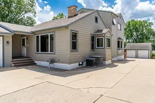 2230 S Riverside Dr, Beloit, WI 53511 - Photo 15