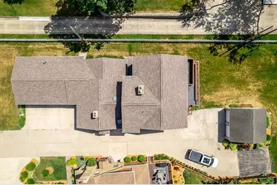 2230 S Riverside Drive, Beloit, WI 53511 - Photo 5