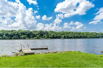 2230 S Riverside Drive, Beloit, WI 53511 - Photo 27