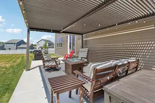 392 Campo Ln, Oregon, WI 53575 - Photo 47