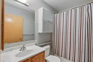 641 E Dayton St, Madison, WI 53703 - Photo 27