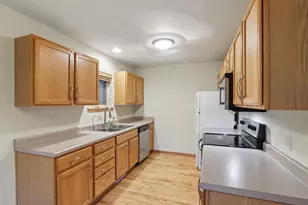 641 E Dayton St, Madison, WI 53703 - Photo 13