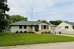 917 26th St, Monroe, WI 53566 - Photo 3
