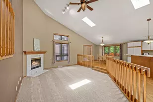 512 Dorn Dr, Waunakee, WI 53597 - Photo 3