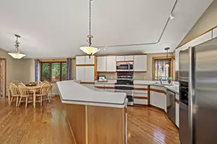 512 Dorn Dr, Waunakee, WI 53597 - Photo 11