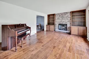 1289 Crossing Ridge Trail, Sun Prairie, WI 53590 - Photo 3