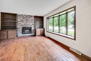 1289 Crossing Ridge Trail, Sun Prairie, WI 53590 - Photo 5