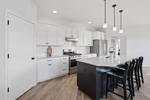 5326 N Peninsula Wy, Mcfarland, WI 53558 - Photo 15