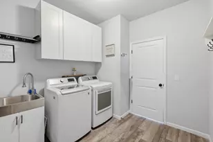 5326 N Peninsula Wy, Mcfarland, WI 53558 - Photo 31