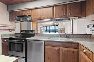 404 S Blount St, Madison, WI 53703 - Photo 7