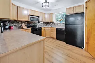 5241 Frisco Ct, Middleton, WI 53562 - Photo 9