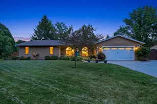 718 Arbor Vitae Pl, Verona, WI 53593 - Photo 3