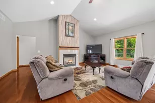 401 Highland Rd, Cambridge, WI 53523 - Photo 7