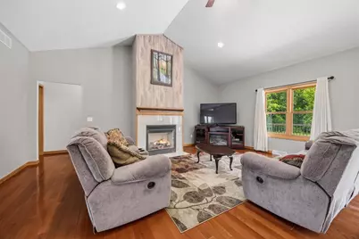 401 Highland Road, Cambridge, WI 53523 - Photo 5