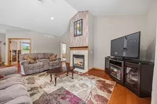 401 Highland Rd, Cambridge, WI 53523 - Photo 9