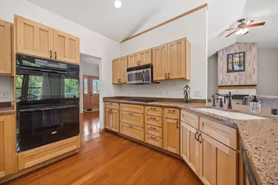 401 Highland Road, Cambridge, WI 53523 - Photo 17