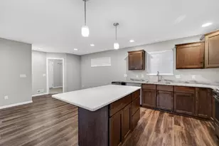 9338 Highland Gate Way, Madison, WI 53593 - Photo 5