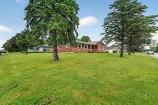 1302 E Garfield St, Mount Horeb, WI 53572 - Photo 25
