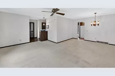 1302 E Garfield Street, Mount Horeb, WI 53572 - Photo 9
