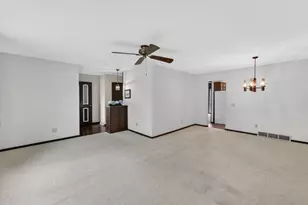 1302 E Garfield St, Mount Horeb, WI 53572 - Photo 9