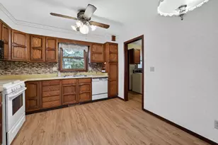 1302 E Garfield St, Mount Horeb, WI 53572 - Photo 11