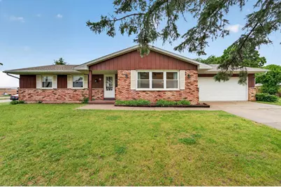 1302 E Garfield Street, Mount Horeb, WI 53572 - Photo 3