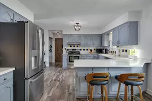 305 Raymond Rd, Waunakee, WI 53597 - Photo 5