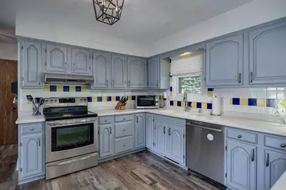 305 Raymond Road, Waunakee, WI 53597 - Photo 9