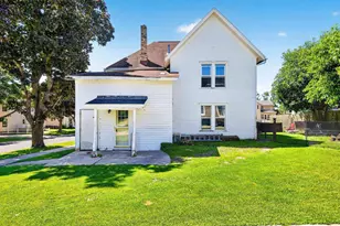 524 E Jefferson St, Stoughton, WI 53589 - Photo 3