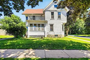 524 E Jefferson St, Stoughton, WI 53589 - Photo 5