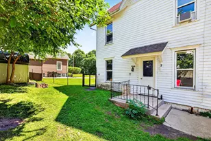 524 E Jefferson St, Stoughton, WI 53589 - Photo 7