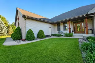 1825 Bringold Dr, Verona, WI 53593 - Photo 13
