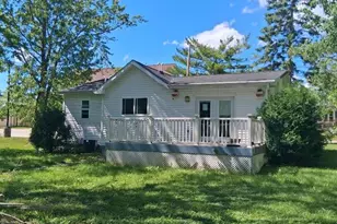 310 Hickory St, Pewaukee, WI 53072 - Photo 5