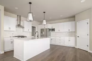 1876 Waverly Wy, Sun Prairie, WI 53590 - Photo 5