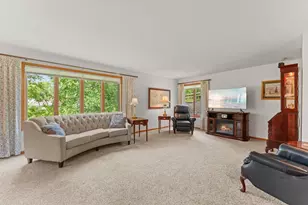 1720 N Hillcrest Dr, Baraboo, WI 53913 - Photo 11