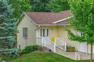 1720 N Hillcrest Dr, Baraboo, WI 53913 - Photo 3