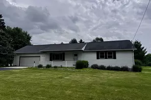 320 W 3rd St, Fox Lake, WI 53933 - Photo 3