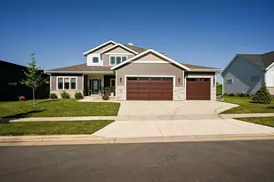 2009 Paris Ln, Cottage Grove, WI 53527 - Photo 5