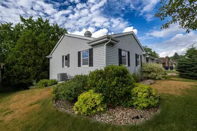 4211 Wilshire Lane, Janesville, WI 53546 - Photo 5