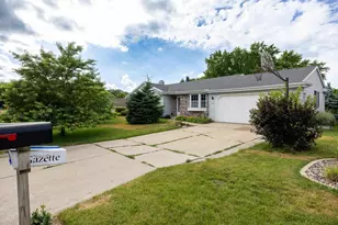 4211 Wilshire Ln, Janesville, WI 53546 - Photo 3
