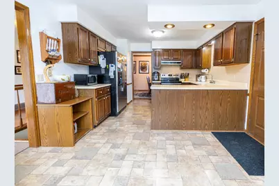 4211 Wilshire Lane, Janesville, WI 53546 - Photo 9