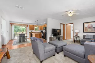 303 Berry Ln, Wisconsin Dells, WI 53965 - Photo 5