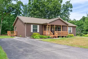 303 Berry Ln, Wisconsin Dells, WI 53965 - Photo 3