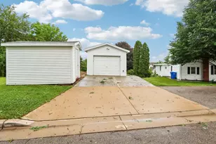 156 Chestnut St, Lodi, WI 53555 - Photo 3