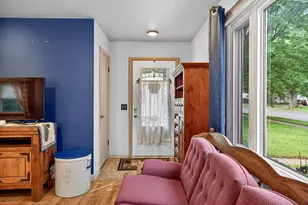 4313 School Rd, Madison, WI 53704 - Photo 9