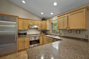 632 Grandview Dr, Sun Prairie, WI 53590 - Photo 15